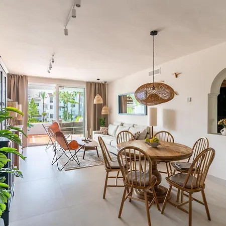 Costalita With Pool, Reserved Garage Parking & Direct Access By Downtown Spain * Estepona