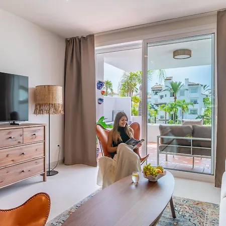 Apartmán Costalita With Pool, Reserved Garage Parking & Direct Access By Downtown Spain *