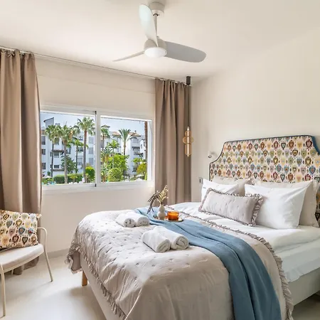 Costalita With Pool, Reserved Garage Parking & Direct Access By Downtown Spain Estepona