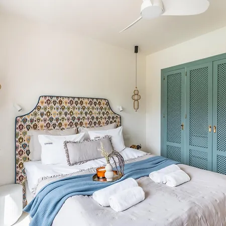 Costalita With Pool, Reserved Garage Parking & Direct Access By Downtown Spain *