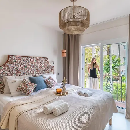 Costalita With Pool, Reserved Garage Parking & Direct Access By Downtown Spain * Estepona