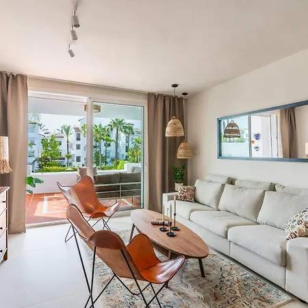Apartmán Costalita With Pool, Reserved Garage Parking & Direct Access By Downtown Spain Estepona