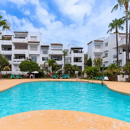 Costalita With Pool, Reserved Garage Parking & Direct Access By Downtown Spain Estepona