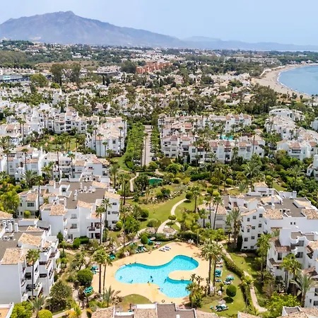 Costalita With Pool, Reserved Garage Parking & Direct Access By Downtown Spain * Estepona